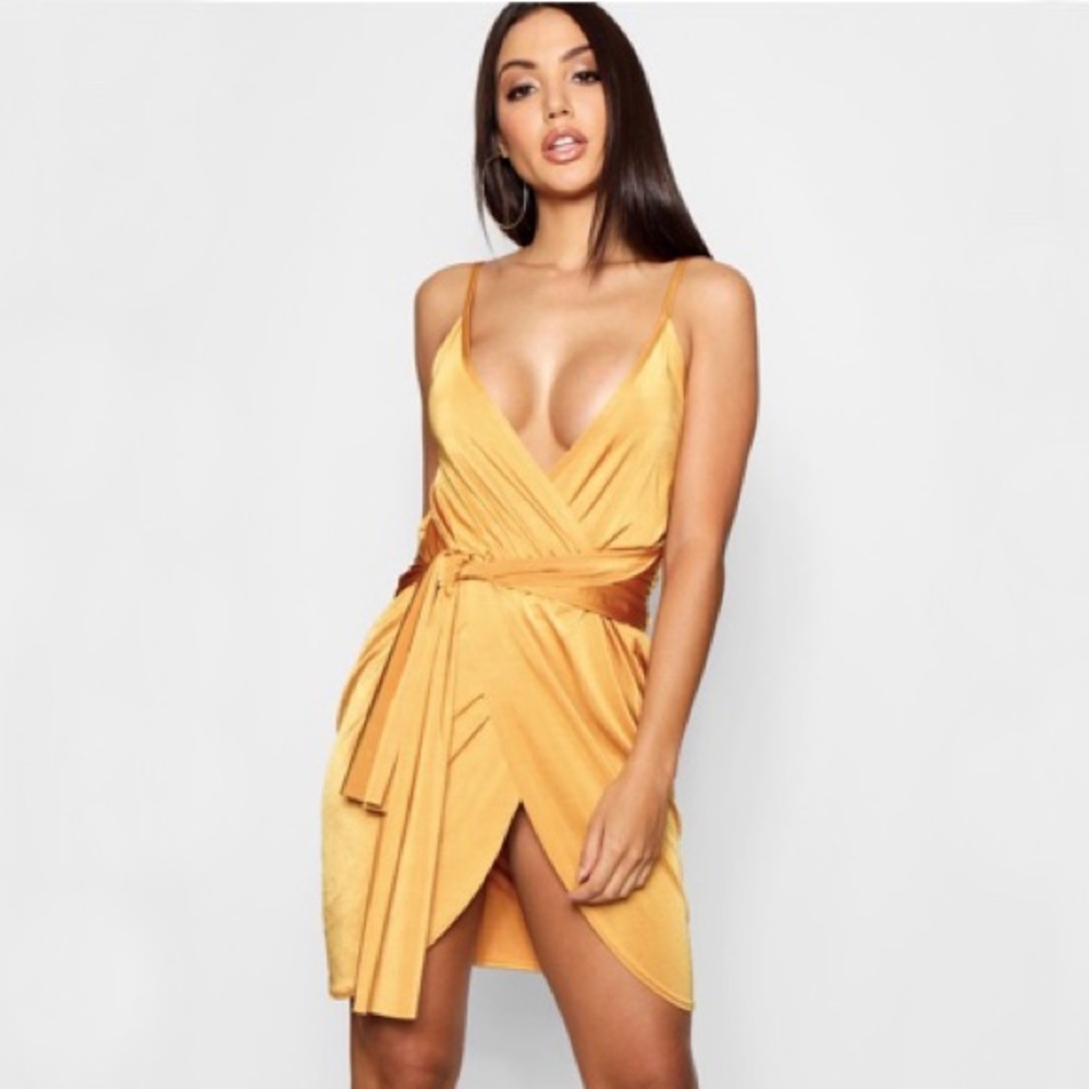 Boohoo NIGHT Wrap Belted Bodycon Dress